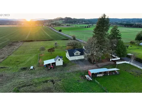 10501 NW Moores Valley Road Yamhill OR 97148