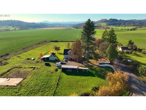 10501 NW Moores Valley Road Yamhill OR 97148