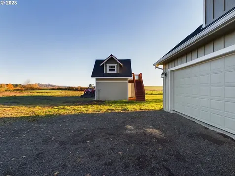 10501 NW Moores Valley Road Yamhill OR 97148