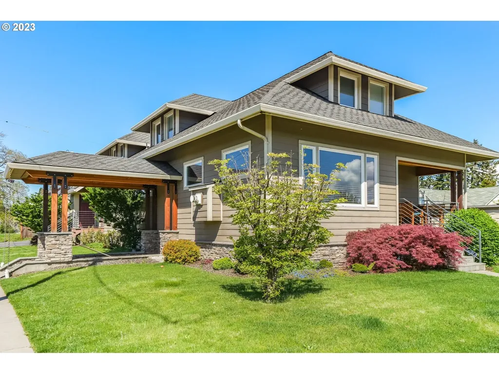 1016 12th Street Hood River OR 97031