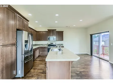 7359 NW 168th Avenue Portland OR 97229