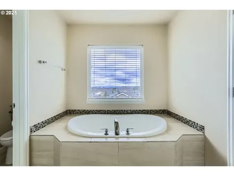 7359 NW 168th Avenue Portland OR 97229