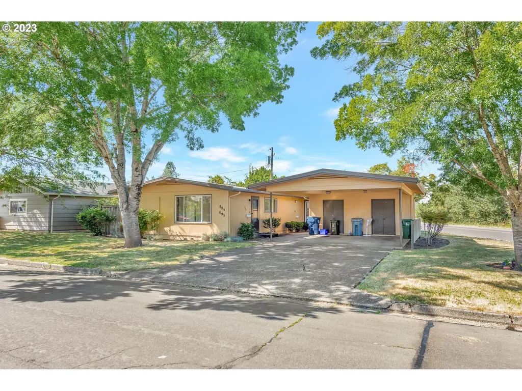 885/895 E 36th Place Eugene OR 97405