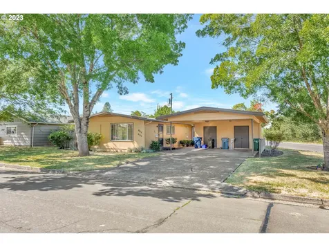 885/895 E 36th Place Eugene OR 97405