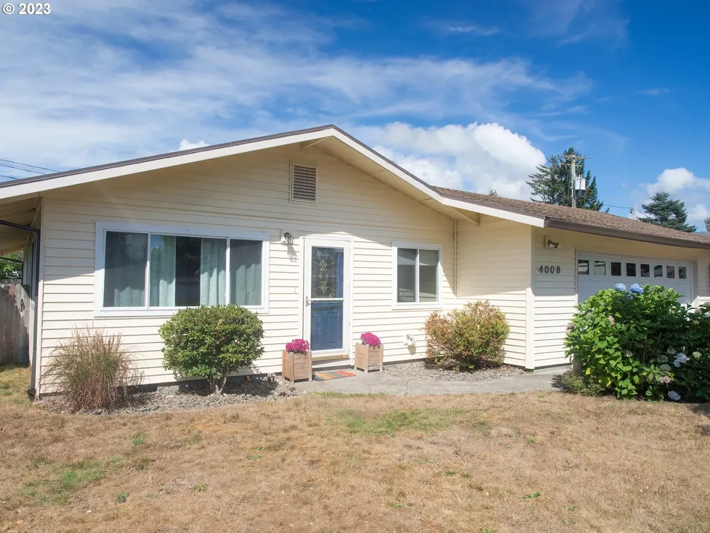 4008 Filbert Street Tillamook OR 97141
