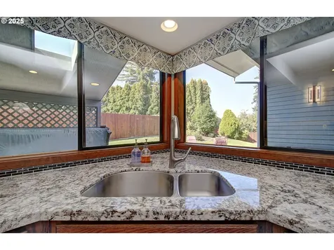 1922 NW 112th Circle Vancouver WA 98685