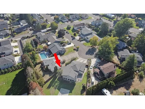 1922 NW 112th Circle Vancouver WA 98685
