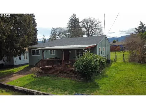 680 NE Laurance Street Myrtle Creek OR 97457