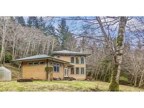82735 Siltcoos Station Road Westlake OR 97493