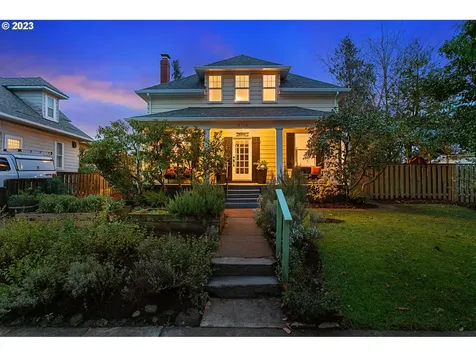 5716 Se Rhone Street Portland OR 97206