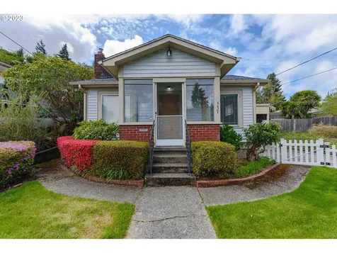 537 N 12th Street Coos Bay OR 97420