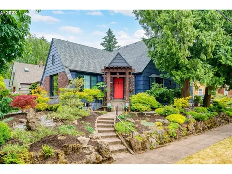 2706 Ne Ainsworth Street Portland OR 97211