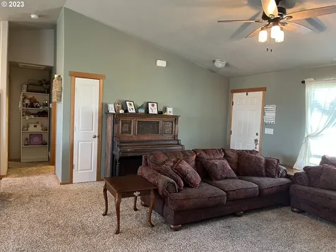 3197 Blue Jay Street Umatilla OR 97882