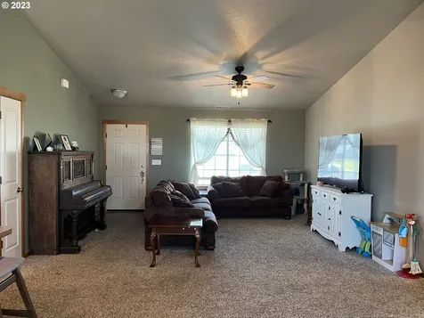 3197 Blue Jay Street Umatilla OR 97882