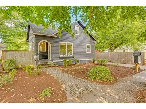 2004 Harney Street Vancouver WA 98660