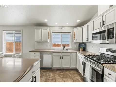 12518 NW 33rd Avenue Vancouver WA 98685