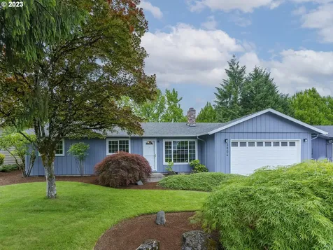 3804 E Aquarius Boulevard Newberg OR 97132