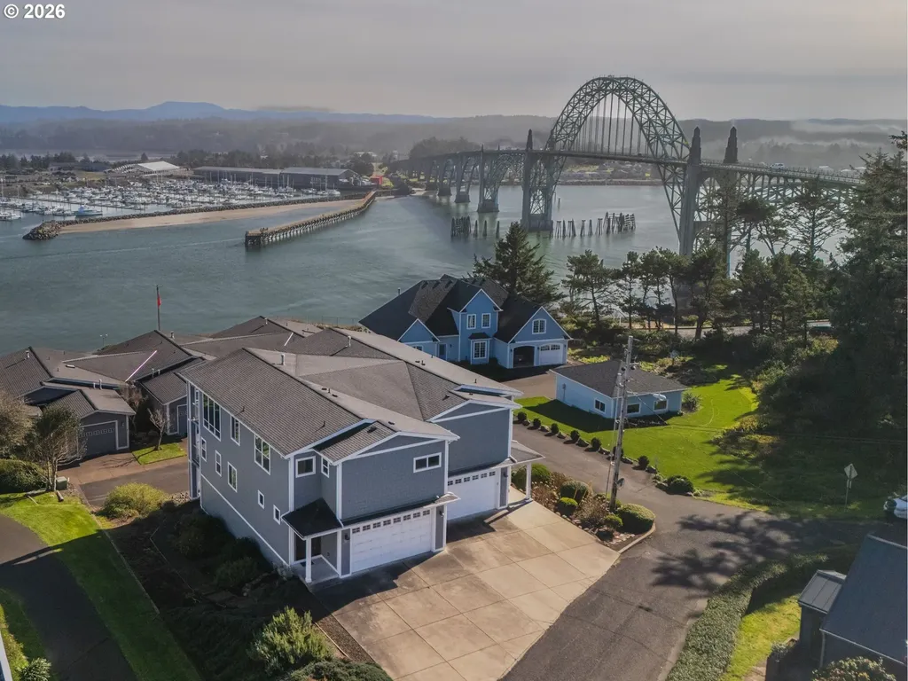 1133 SW 12th Street Newport OR 97365