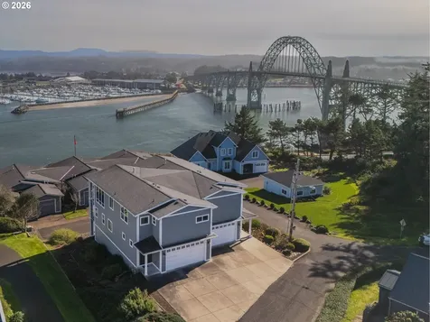 1133 SW 12th Street Newport OR 97365