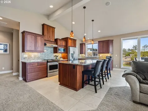 1133 SW 12th Street Newport OR 97365