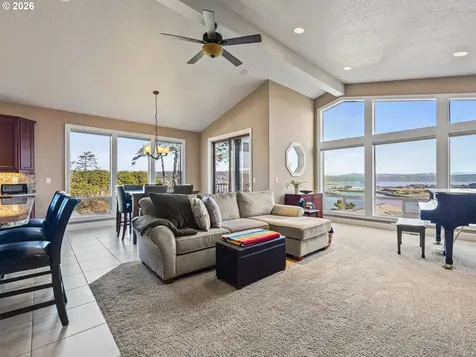 1133 SW 12th Street Newport OR 97365