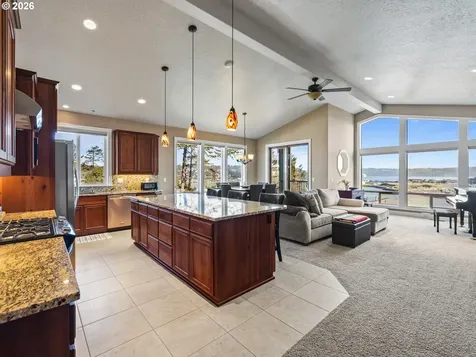 1133 SW 12th Street Newport OR 97365