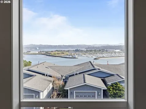 1133 SW 12th Street Newport OR 97365