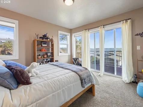 1133 SW 12th Street Newport OR 97365