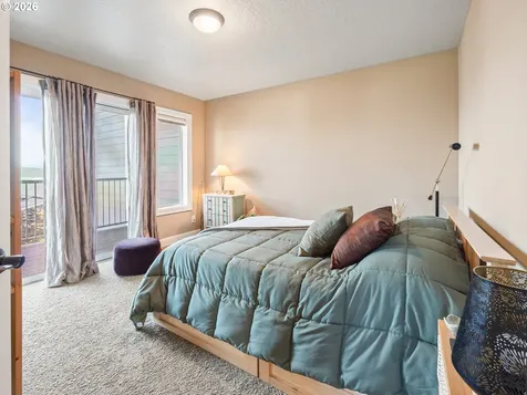 1133 SW 12th Street Newport OR 97365