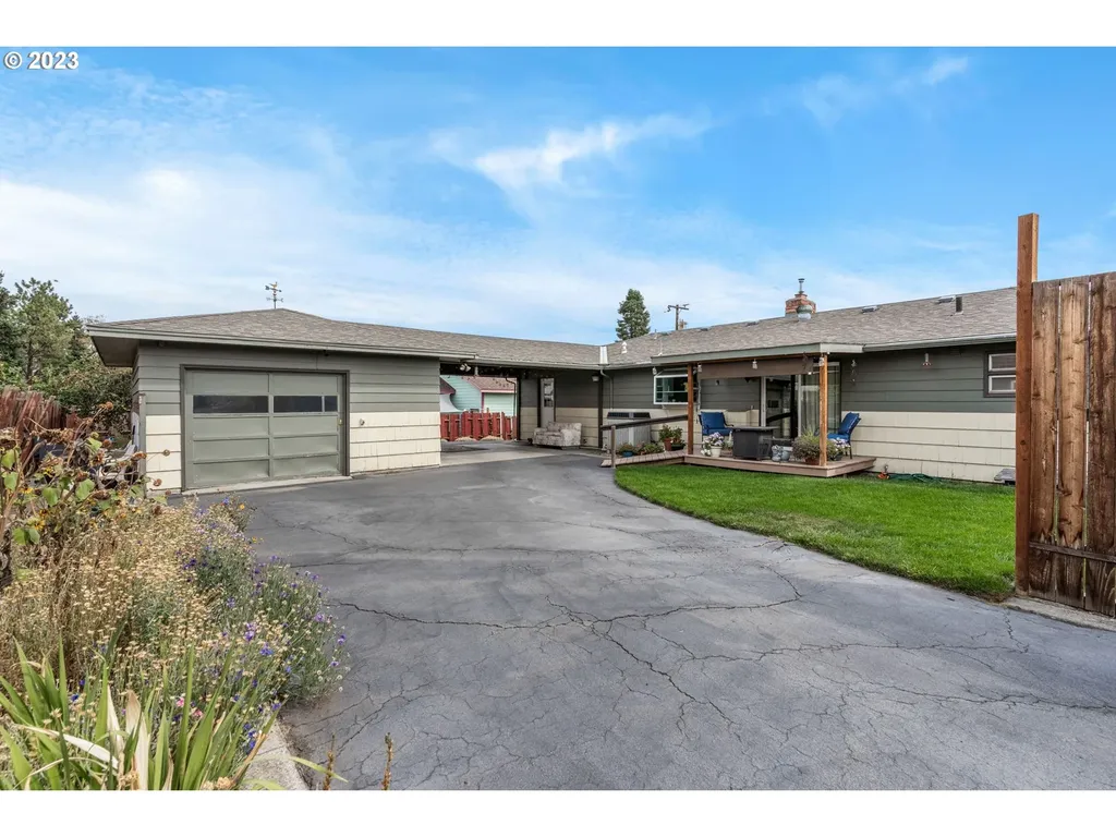 596 Sw 2nd Street Madras OR 97741