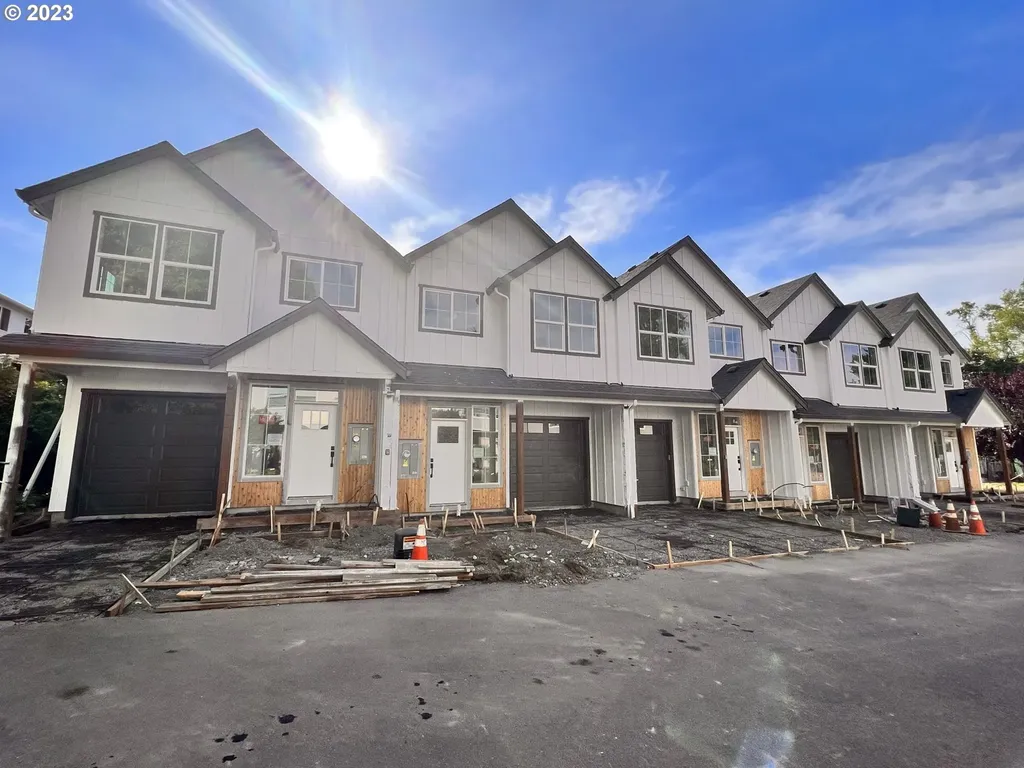 718 Ne 9th Street Gresham OR 97030