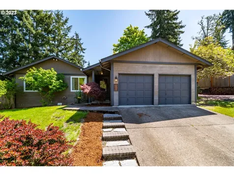 881 S 67th Street Springfield OR 97478