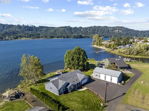 7 S Welcome Slough Place Cathlamet WA 98612