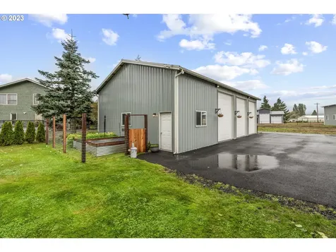 7 S Welcome Slough Place Cathlamet WA 98612