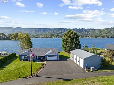 7 S Welcome Slough Place Cathlamet WA 98612