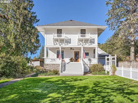 1329 Nw Benton Street Camas WA 98607