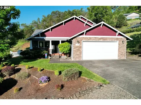 2528 Nw Troost Street Roseburg OR 97471