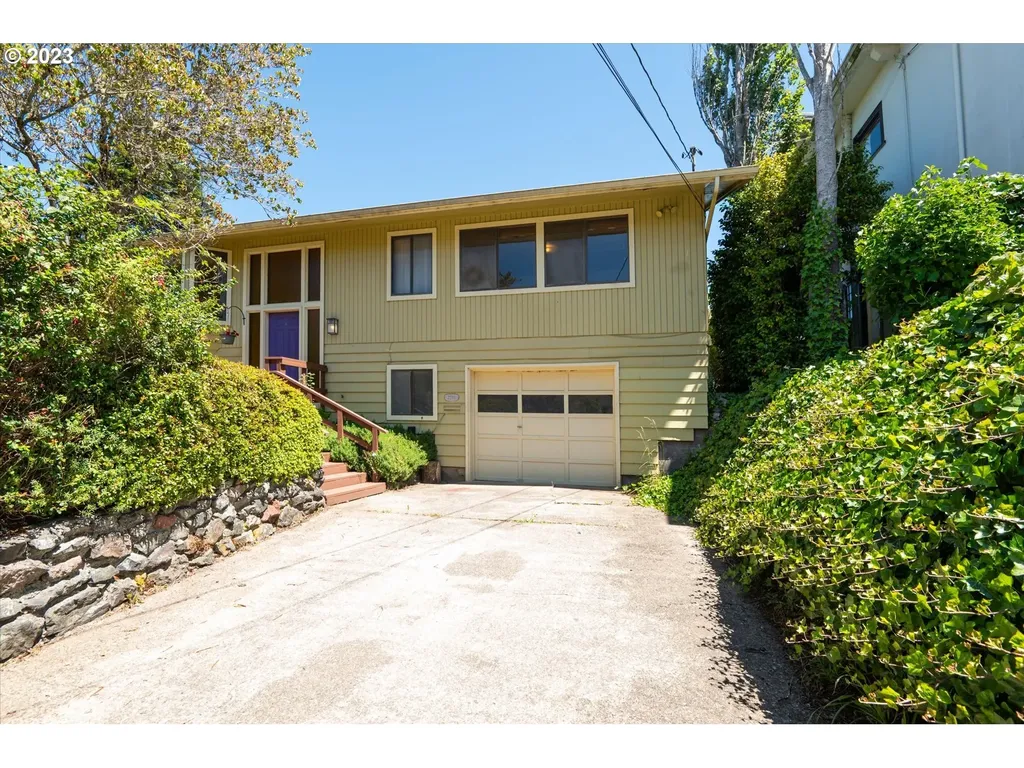 2281 Sherman Avenue North Bend OR 97459