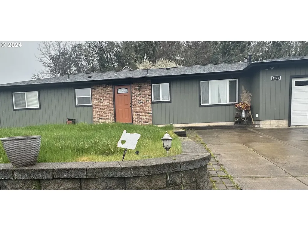 2129 Del Mar Drive Roseburg OR 97471