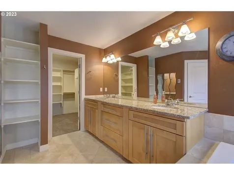 10715 Ne 84th Street Vancouver WA 98662