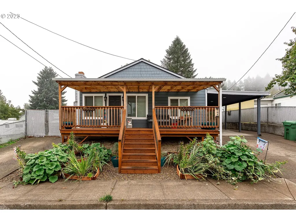704 S 13th Street Cottage Grove OR 97424