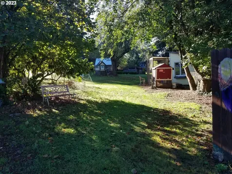 877 N Birch Street Coquille OR 97423