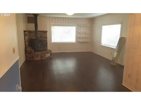 877 N Birch Street Coquille OR 97423