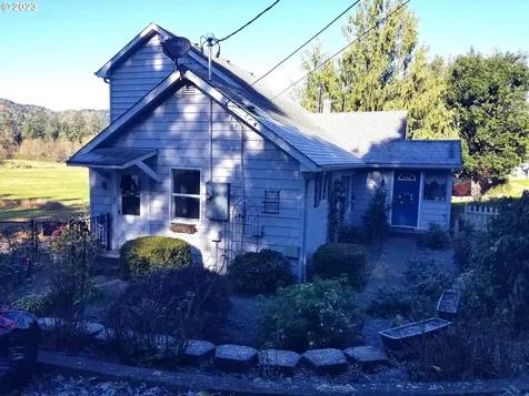 877 N Birch Street Coquille OR 97423