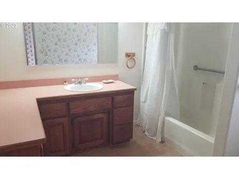 877 N Birch Street Coquille OR 97423