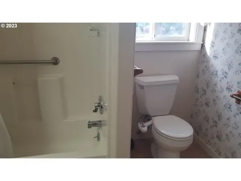 877 N Birch Street Coquille OR 97423
