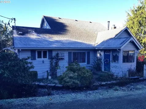 877 N Birch Street Coquille OR 97423