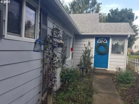877 N Birch Street Coquille OR 97423