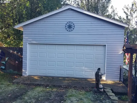 877 N Birch Street Coquille OR 97423