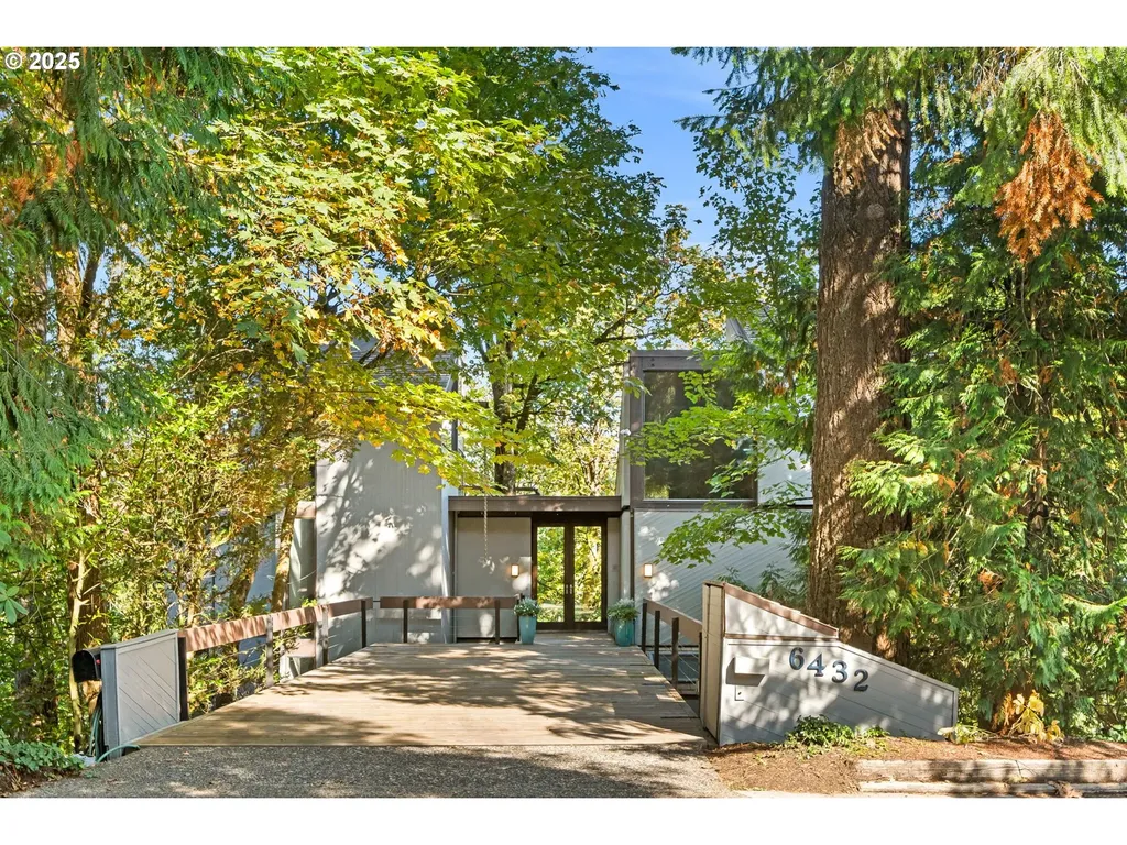 6432 SW Burlingame Place Portland OR 97239